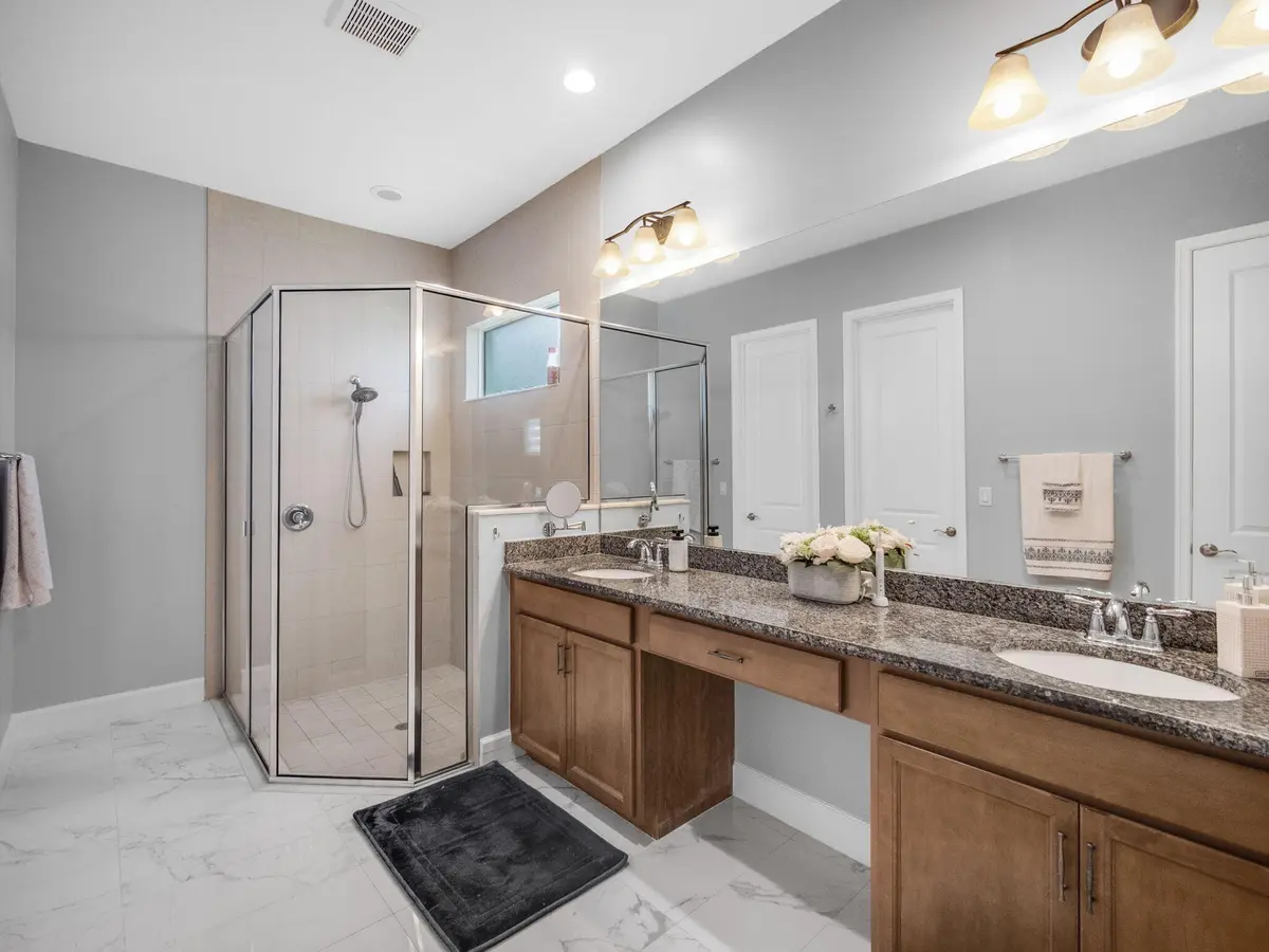 6-web-or-mls-004 at 5857 Whippoorwill Circle, Westlake