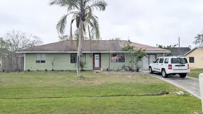 2481 SE Addison Street, Port St. Lucie – Single Family Residence for sale
