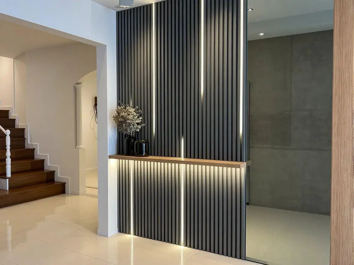 entrance/planned udgrade at 8471 Miralago Way, Parkland