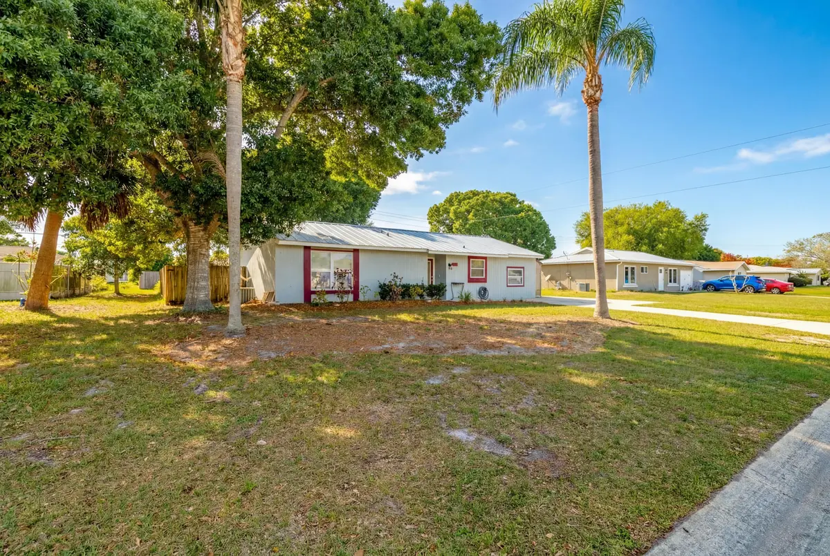 2255 15th Ave Sw (1) at 2255 15th Avenue, Vero Beach