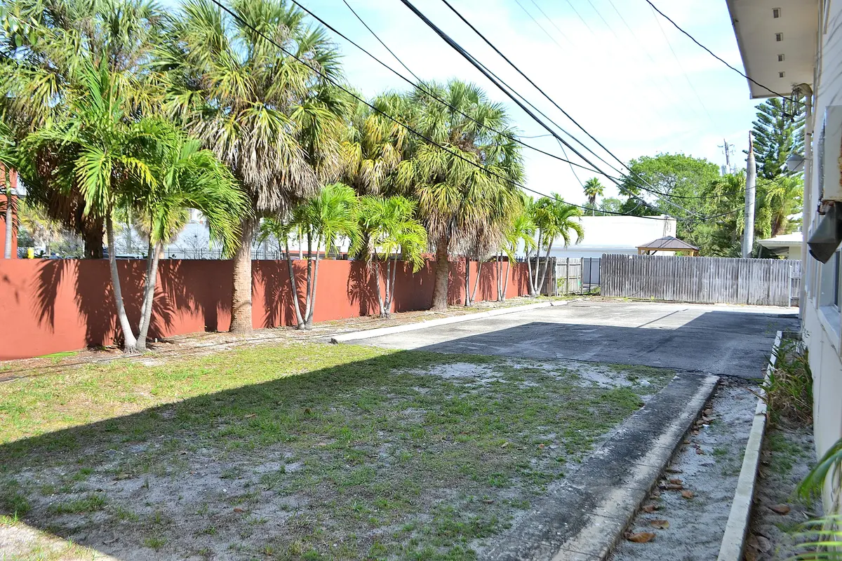 DSC_0006_01 at 2633 Middle River Drive 1-6, Fort Lauderdale