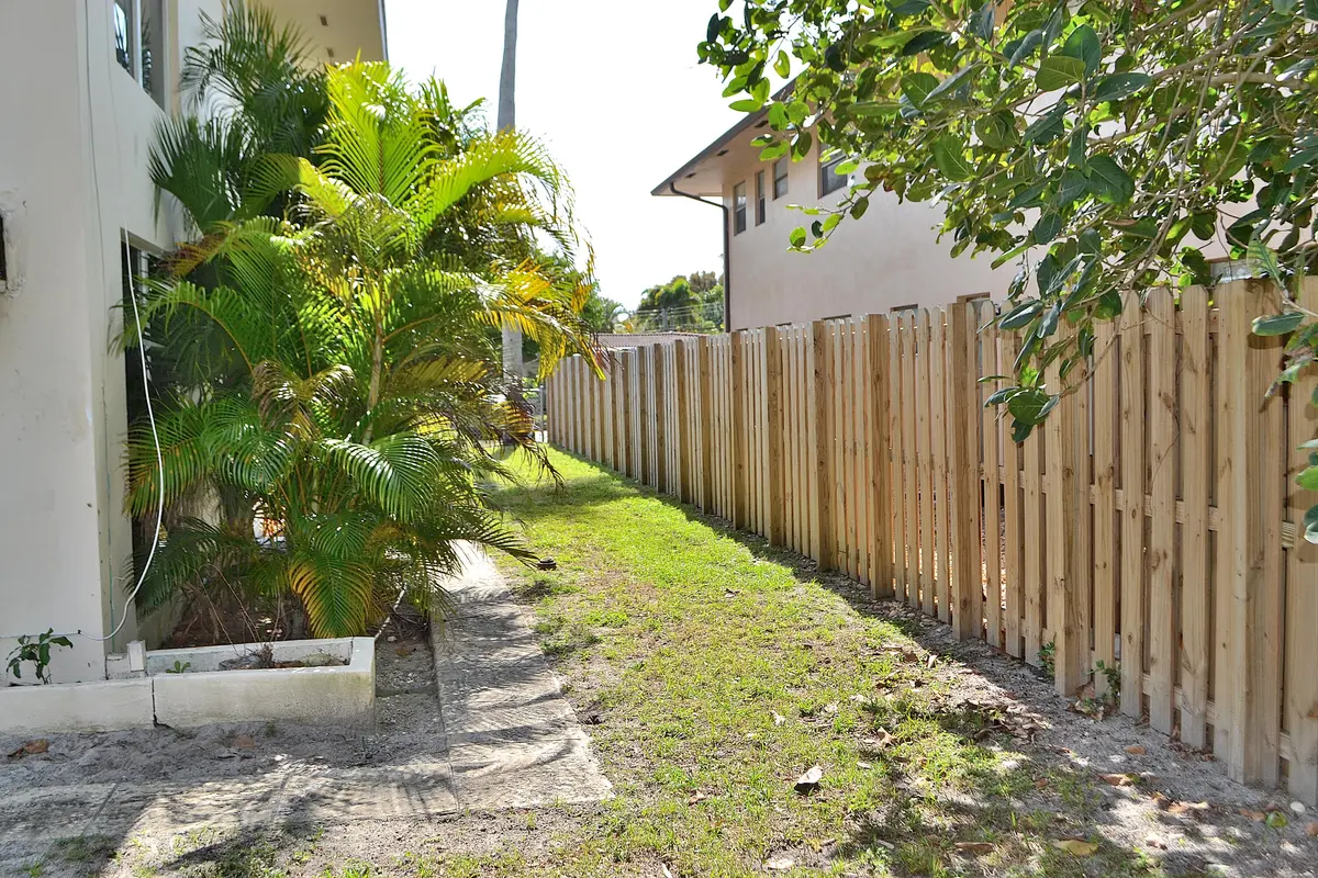 DSC_0010 at 2633 Middle River Drive 1-6, Fort Lauderdale