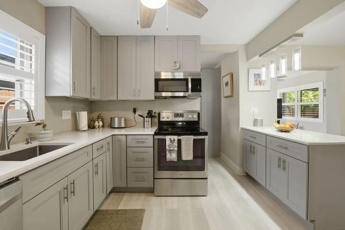 12-web-or-mls-BEC04353 at 397 NW 48th Street, Oakland Park