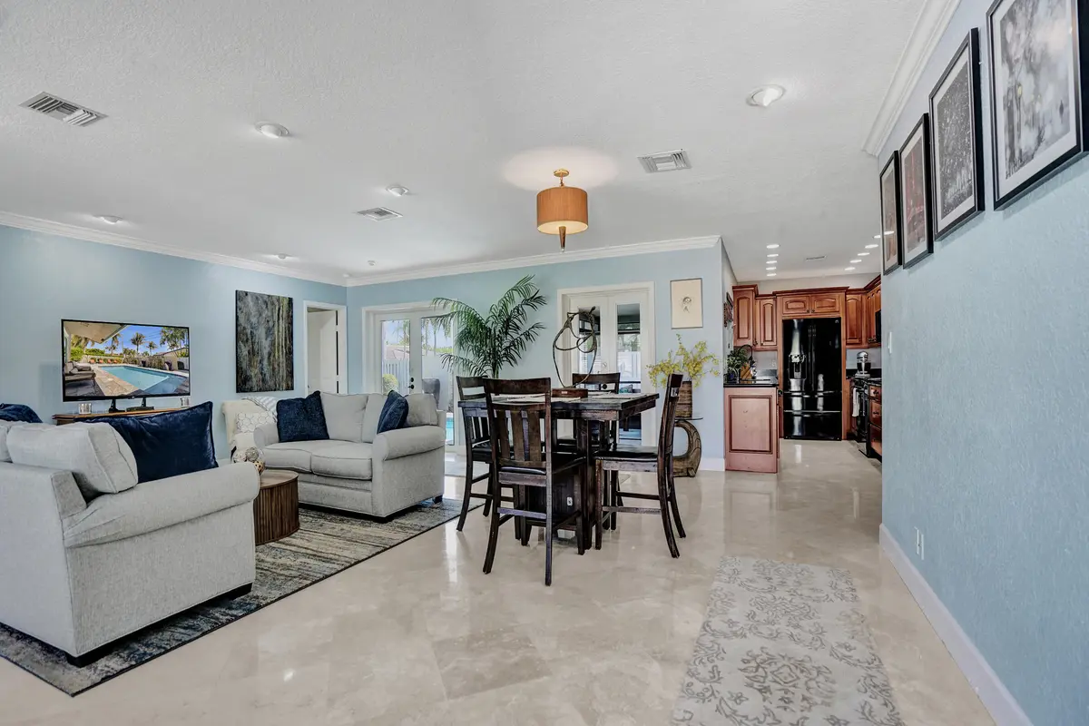 Family/Dining Areas at 2750 NE 45th Street, Lighthouse Point
