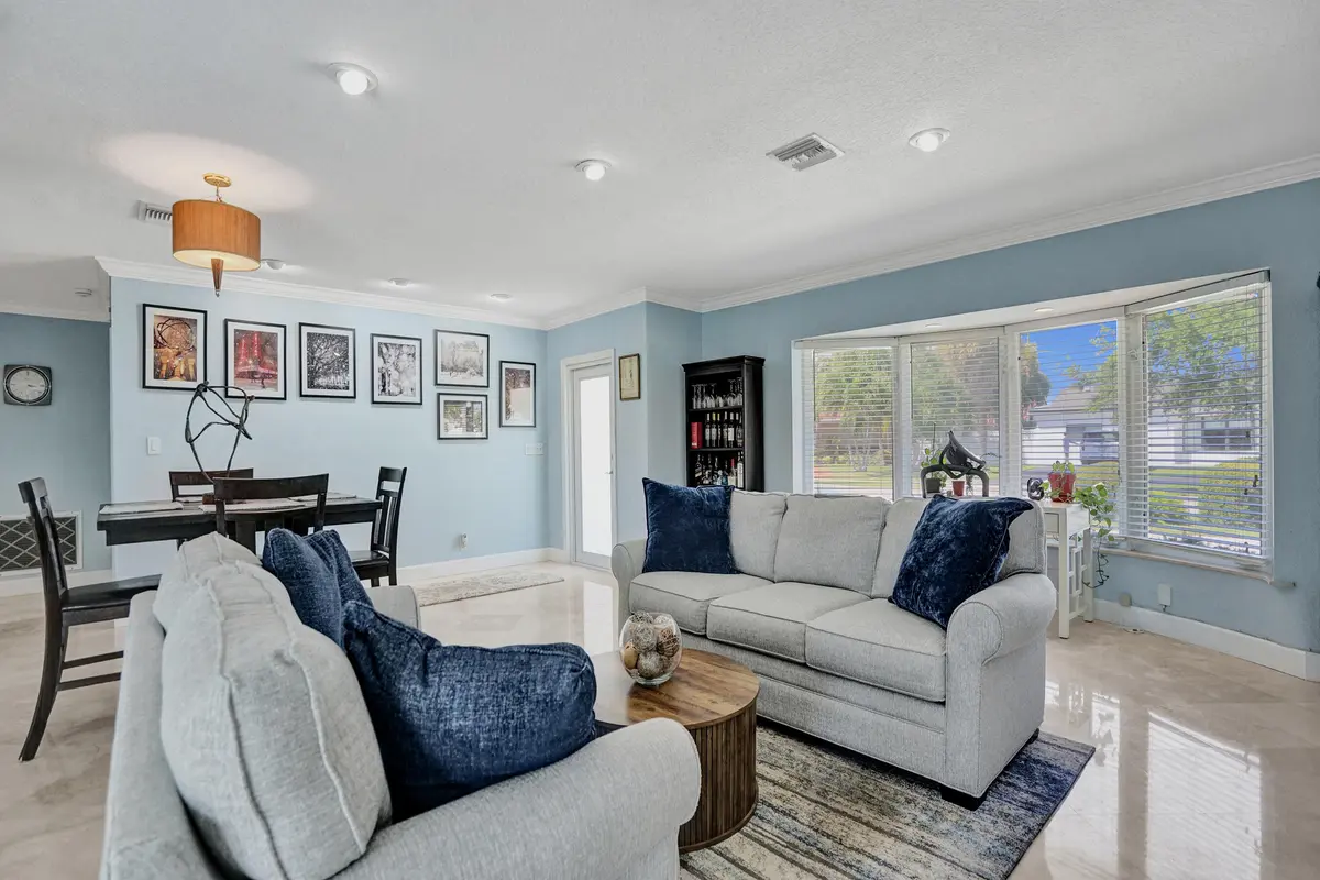 Family/Dining Areas at 2750 NE 45th Street, Lighthouse Point