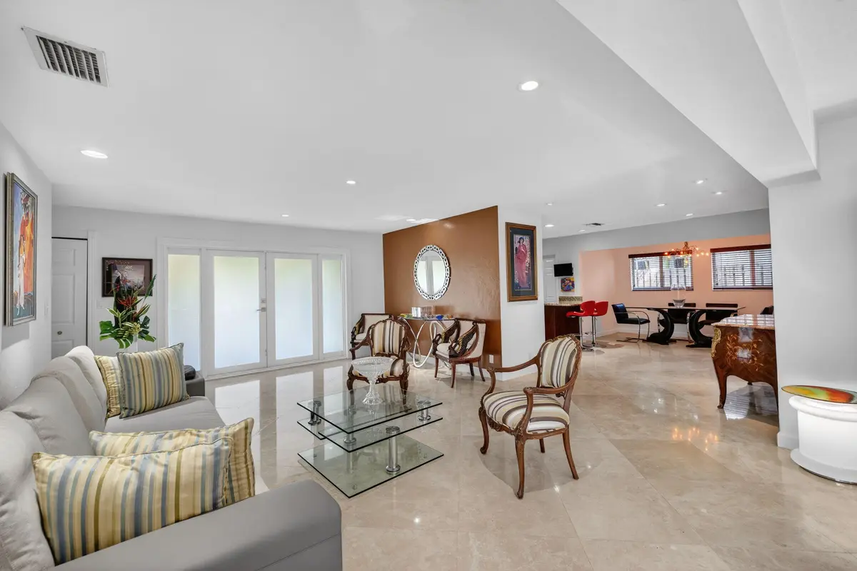 8-web-or-mls-699A6349 at 2300 NE 16th Avenue, Wilton Manors