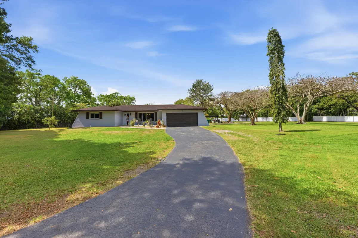 _jjl9927 at 14290 SW 31st Court, Davie