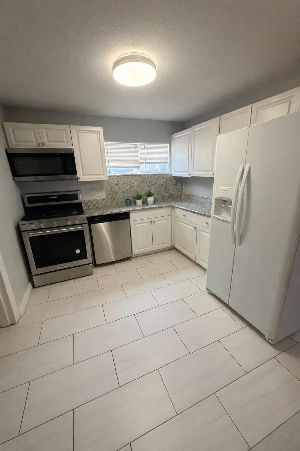 835DB6B7-CFCB-4635-9B36-F122CCBA71EE at 2686 Summit Boulevard, West Palm Beach
