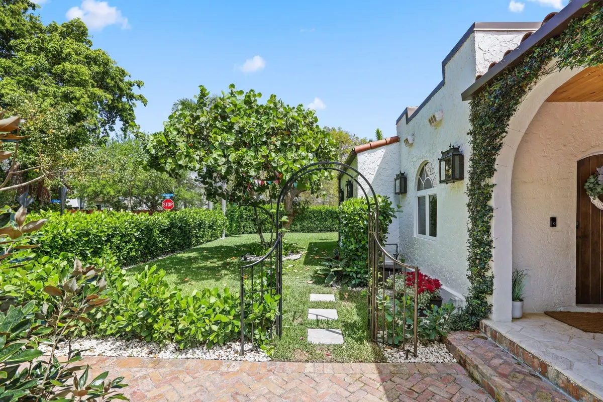 706 Sunset Road - 11.jpg-SMALL at 706 Sunset Road, West Palm Beach