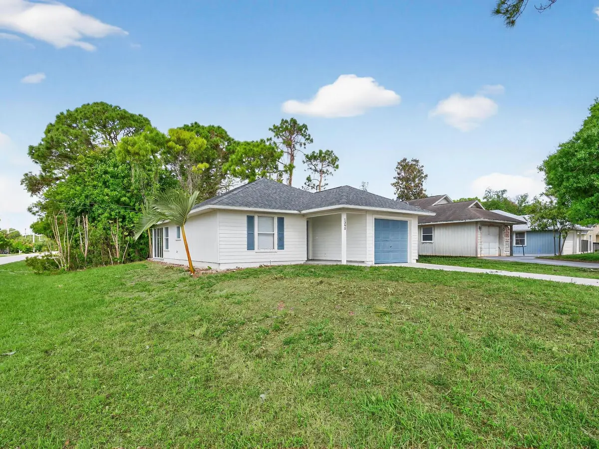 1395 25th Ave SW (2 of 24) at 1395 25th Ave Avenue, Vero Beach