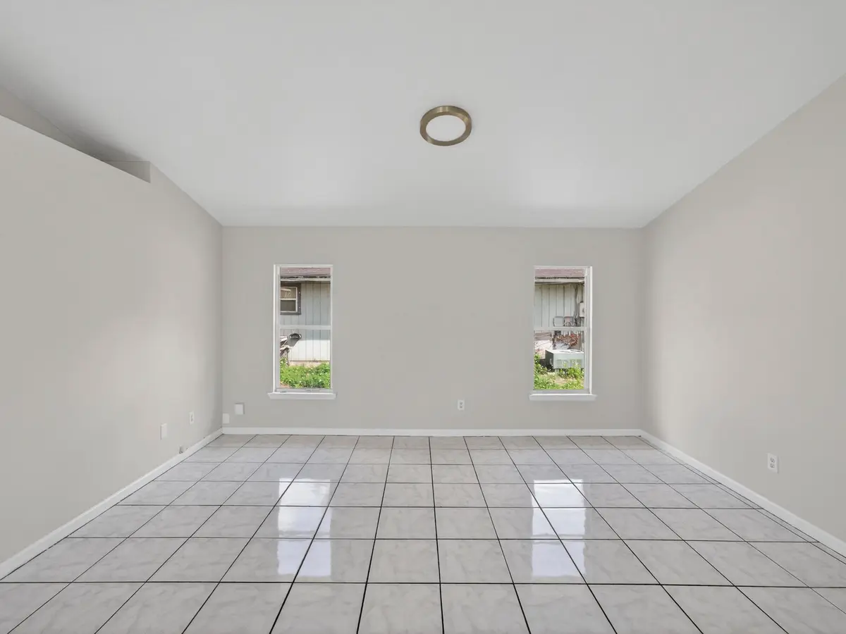 1395 25th Ave SW (4 of 24) at 1395 25th Ave Avenue, Vero Beach