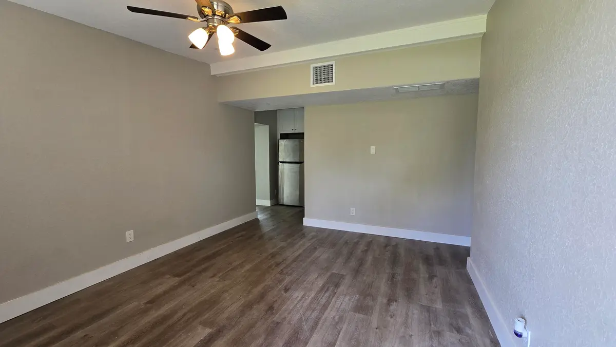 Pic 22 at 591 Seagrape Road, Lantana