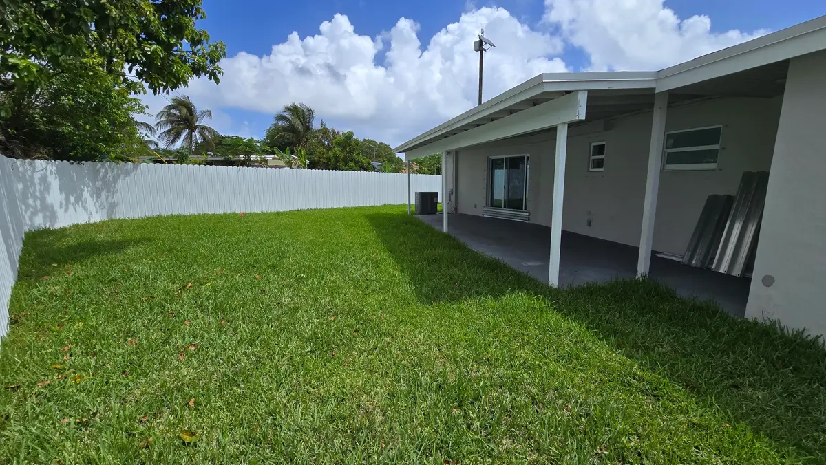 Pic 12 at 591 Seagrape Road, Lantana