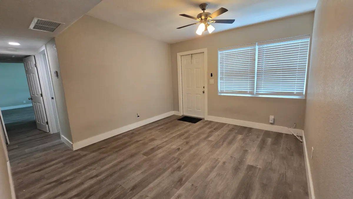 Pic 20 at 591 Seagrape Road, Lantana