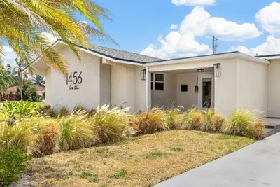1456 Cross Way, West Palm Beach – sold
