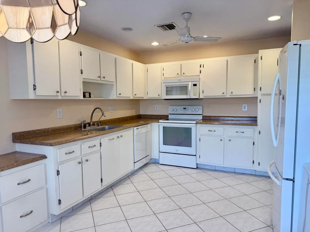 HUGE KITCHEN at 1860 NW 13th Street 104, Delray Beach