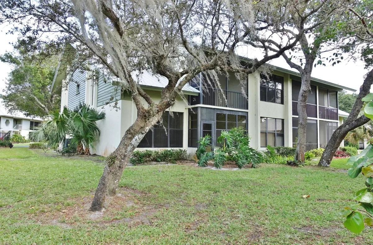 5190 SE Seascape at 5190 SE Seascape Way 103, Stuart