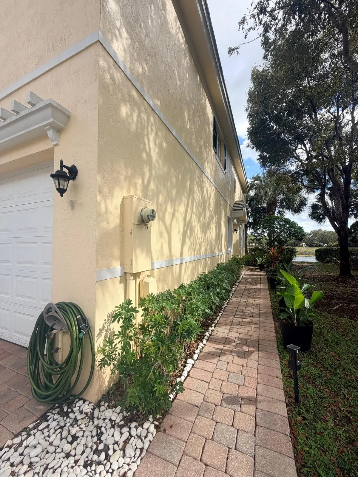 PIC 2 at 7644 Foxcroft Lane 7644, Davie