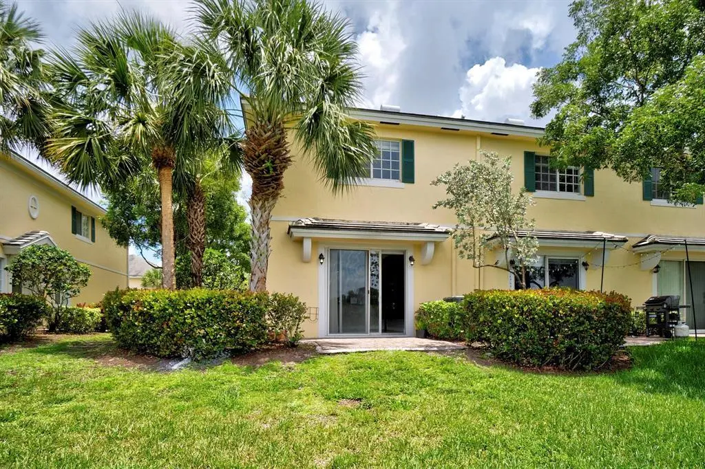 OUTSIDE 2 at 7644 Foxcroft Lane 7644, Davie
