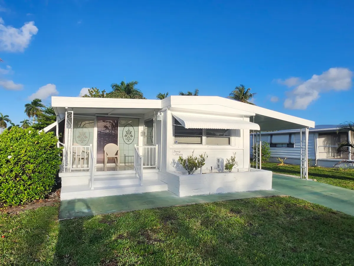 2011 SW 84th Avenue, Davie, FL – photo 1