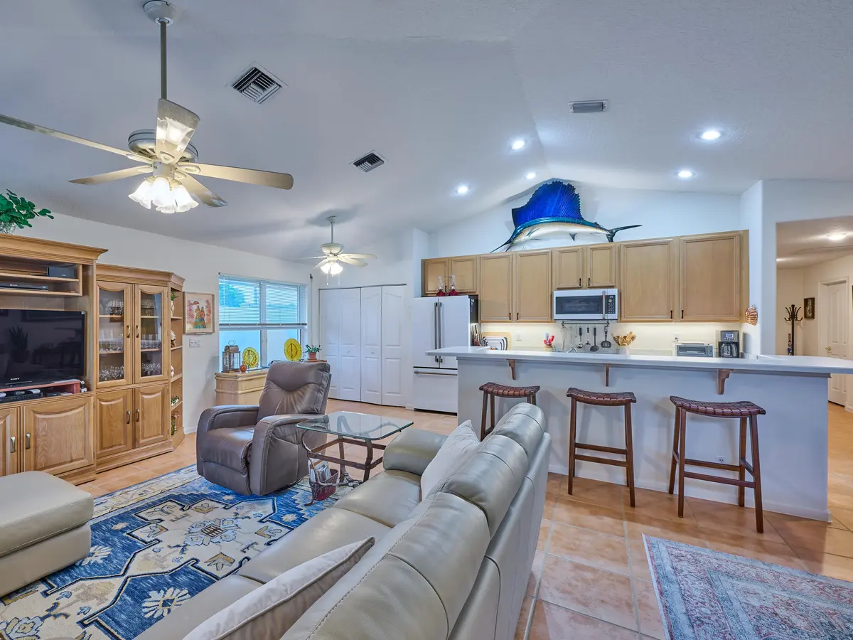© PYL 0038 at 471 Neptune Road, Juno Beach