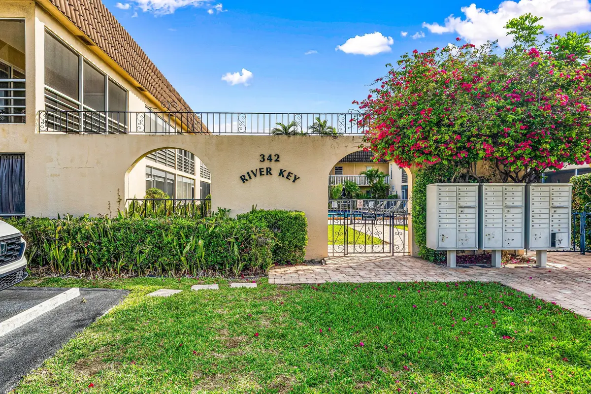 Building Entrance at 342 Southwind Drive 102, North Palm Beach
