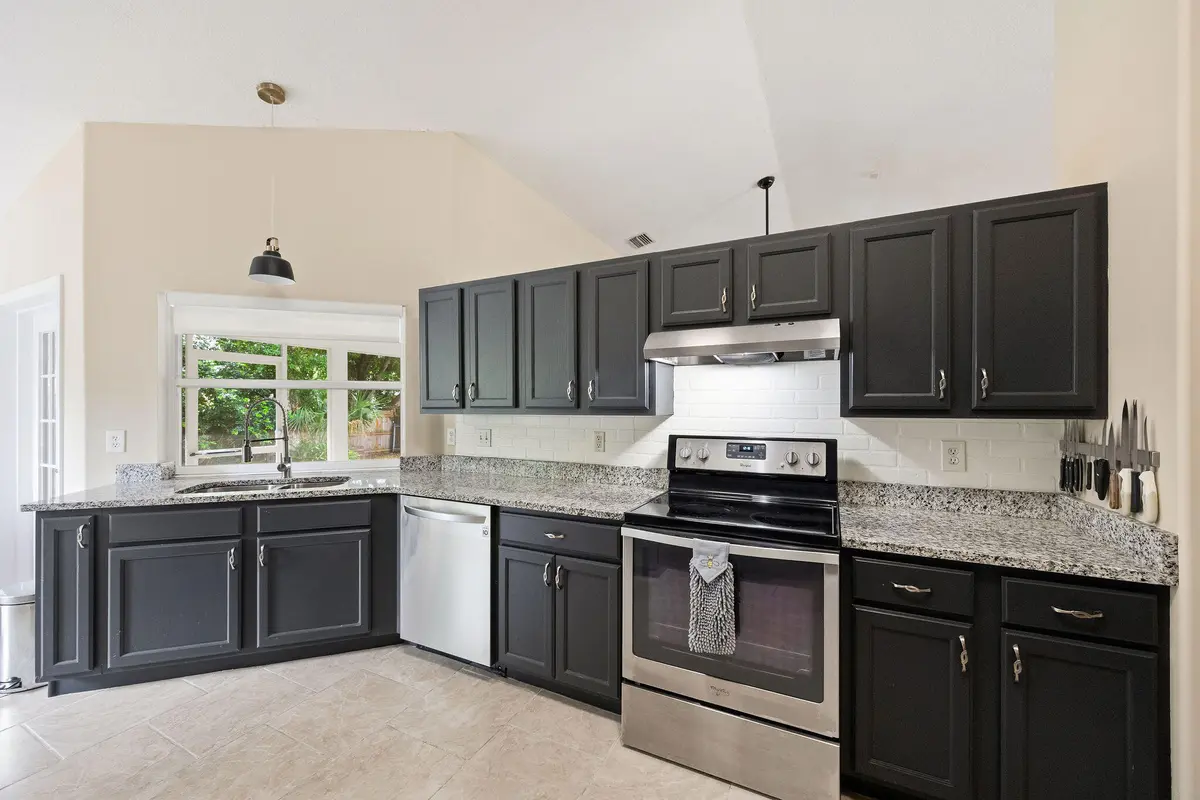 Stainless Appliances at 720 Bayfront Terrace, Sebastian