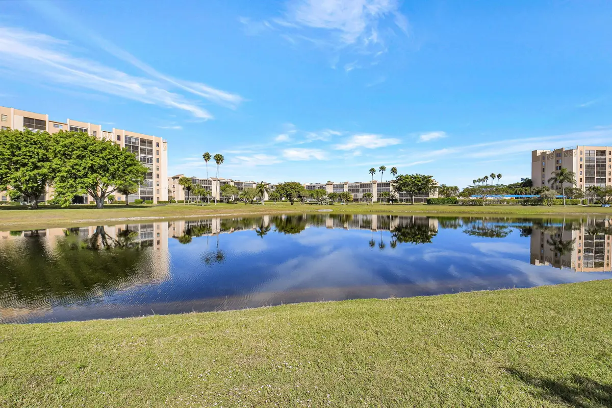 View at 7017 Peters Lane, Delray Beach