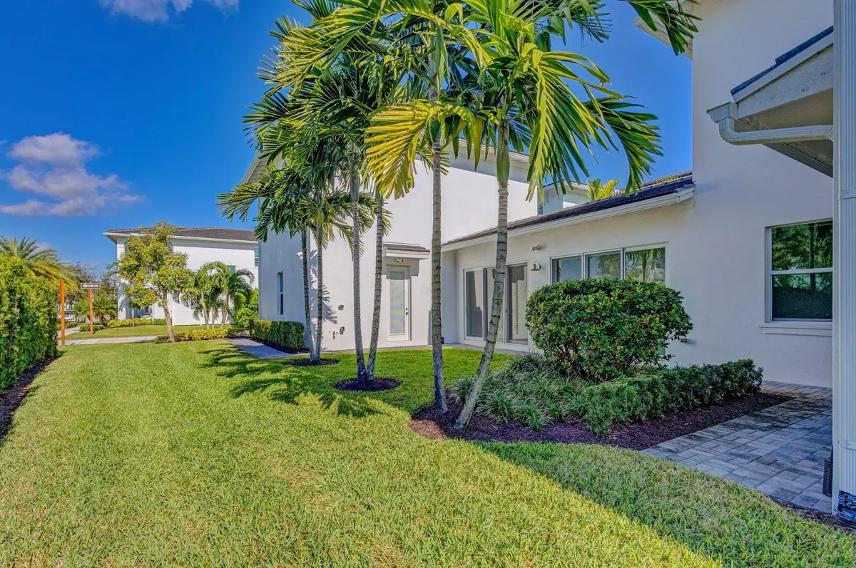 Oversized Corner Lot at 13325 Machiavelli Way, Palm Beach Gardens