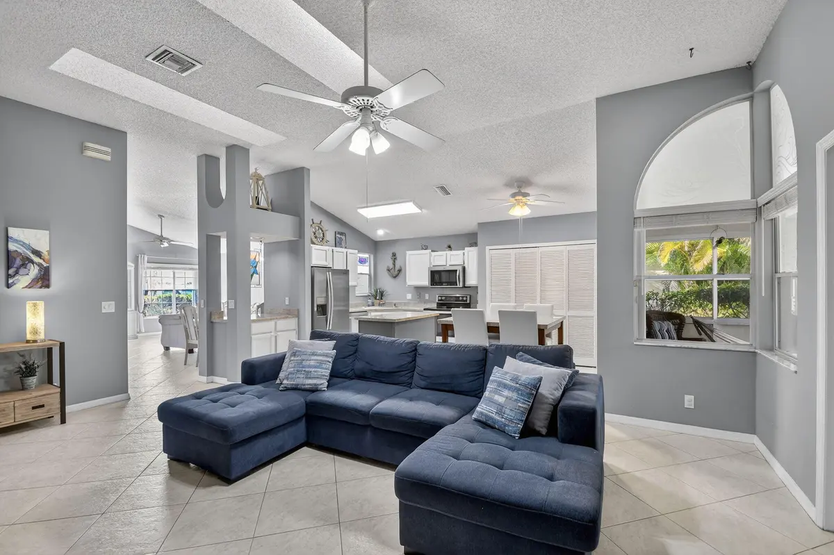 15-web-or-mls-DSC_9378 at 131 Hammocks Court, Greenacres