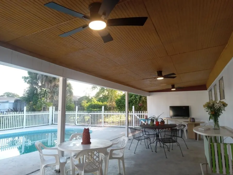 136 Greenbrier Drive, Palm Springs, FL – photo 3