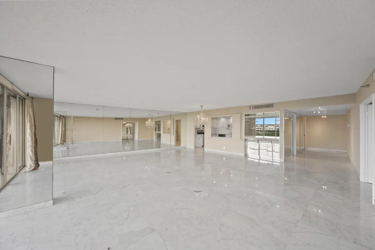 04-DSC_2302 at 2480 Presidential Way 704, West Palm Beach