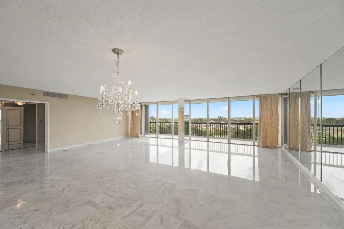 06-DSC_2326 at 2480 Presidential Way 704, West Palm Beach