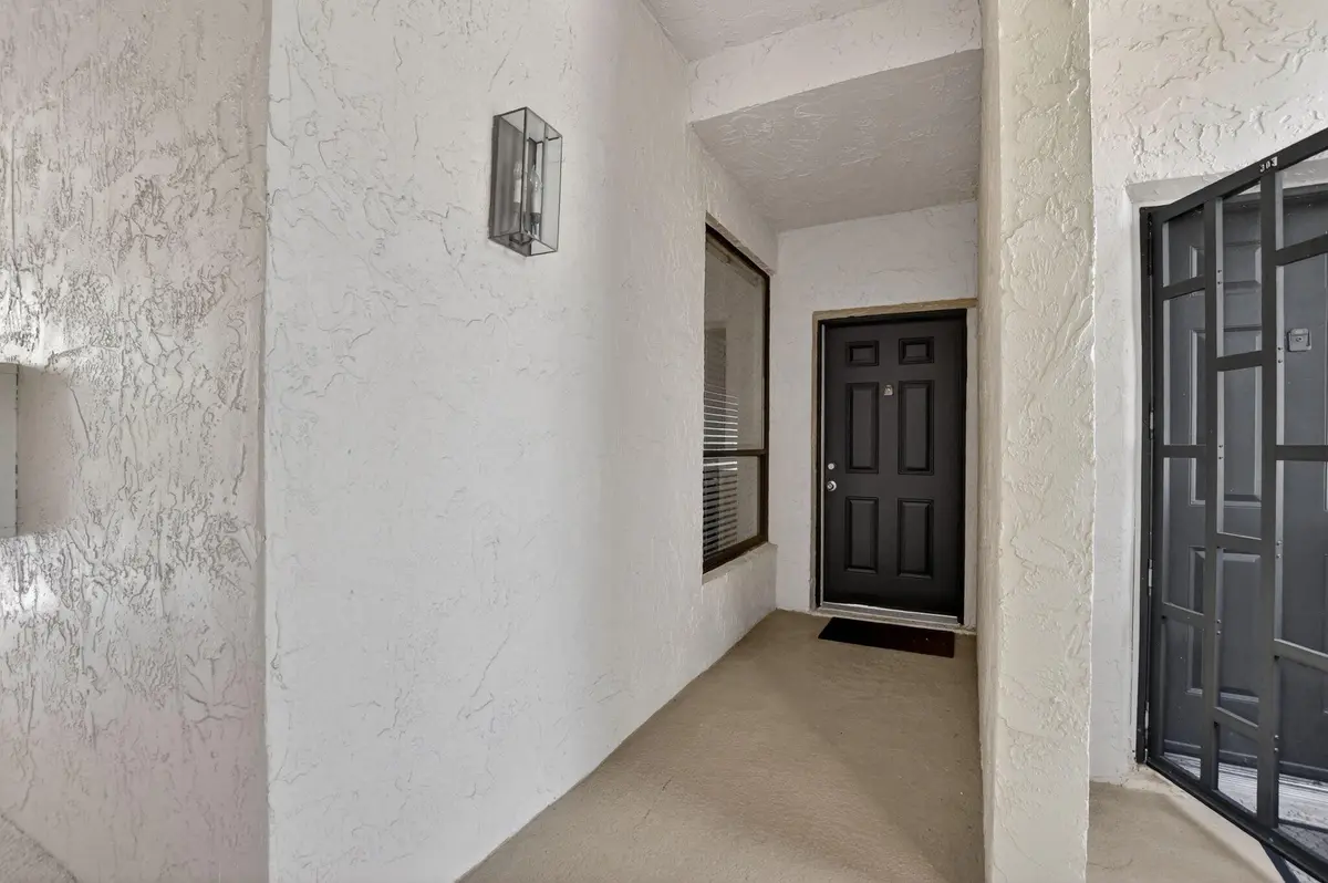 front at 7472 La Paz Boulevard 304, Boca Raton