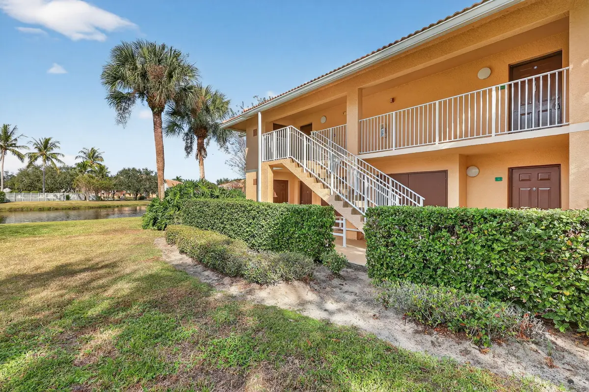 Side of Bldg at 201 SW Palm Drive 201, Port St. Lucie