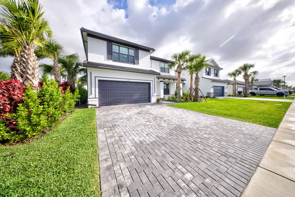 MLS-4 at 9721 Chora Tunel Way, Lake Worth
