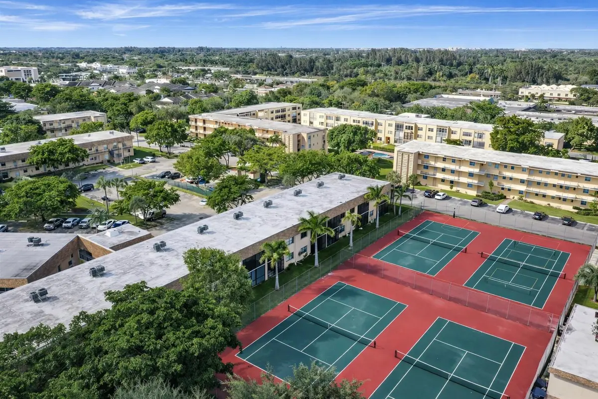 E0F720C1-F84A-4288-B461-CC84C9522B6F at 300 Berkley Road 112, Hollywood