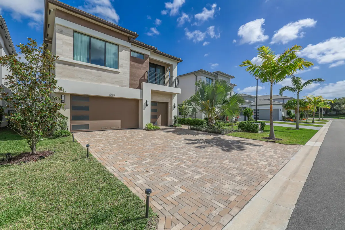 8283 Royal County Down Rd-3 at 8283 Royal County Down Road, Boca Raton