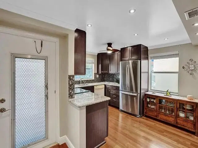 beyc69d471abced1d at 9020 Sunrise Lakes Boulevard 201, Sunrise