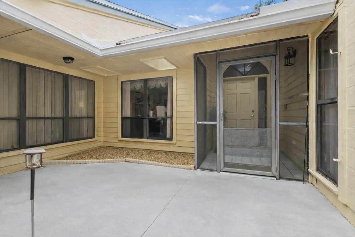 NO-5 at 6691 S Pine Court, West Palm Beach