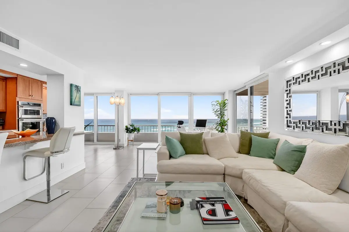 21-web-or-mls-DSC_5992 at 5540 N Ocean Drive 9b, Singer Island