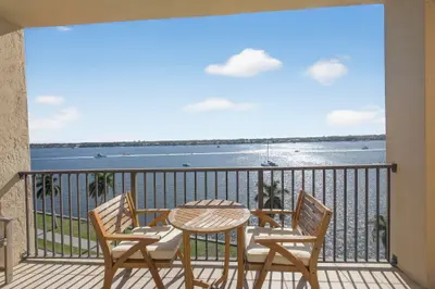 1801 N Flagler Drive 901, West Palm Beach – sold