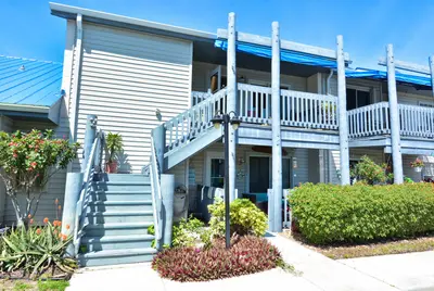 1555 NE Beacon Drive Apt 1006, Jensen Beach – sold