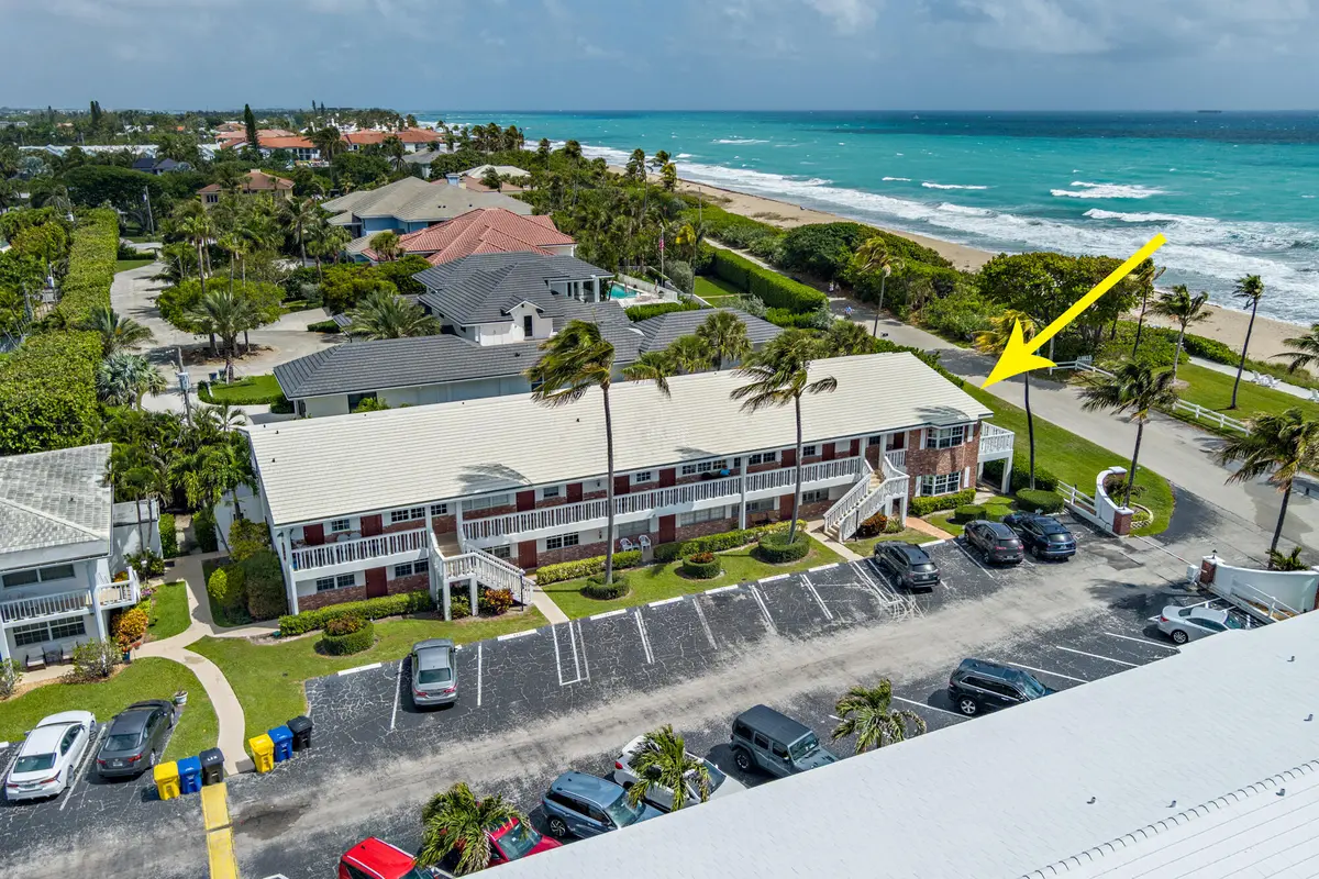 low-31 at 5505 N Ocean Boulevard 15-204, Ocean Ridge