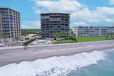200 S Beach Road 802, Tequesta – sold