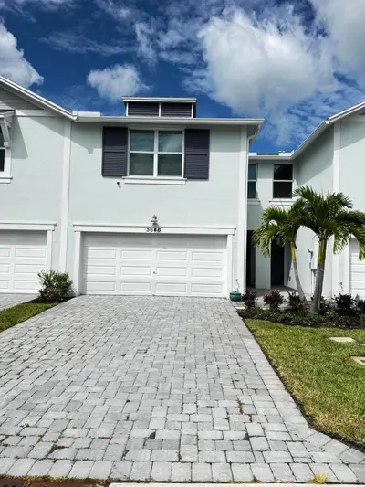 5646 SE Edgewater Circle, Stuart – Townhouse for sale