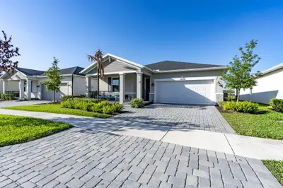 6624 NW Cloverdale Avenue, Port St. Lucie – Single Family Residence for sale
