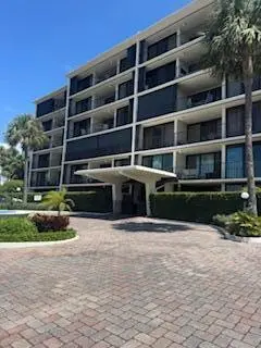 225 S Beach Road Unit 205, Jupiter – Condominium for sale