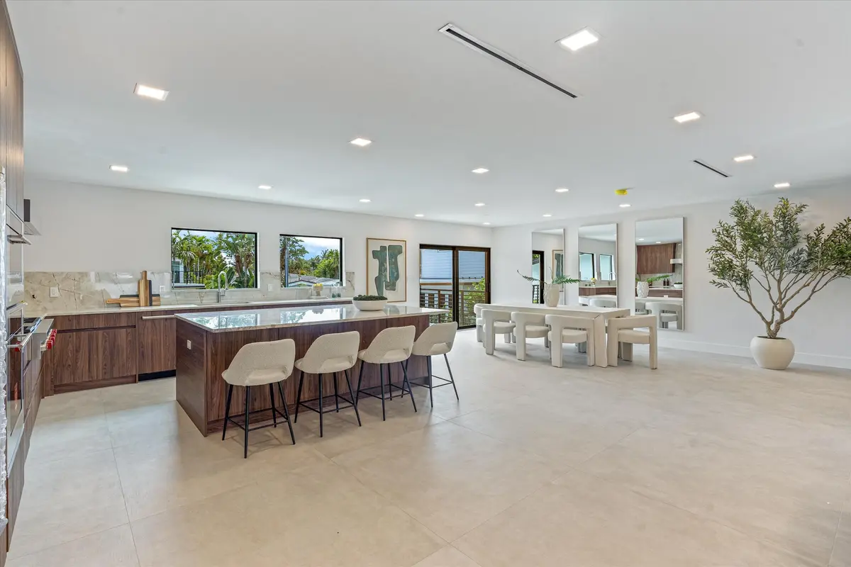 Kitchen & Dining ARea at 1032 SE 13th Terrace, Fort Lauderdale