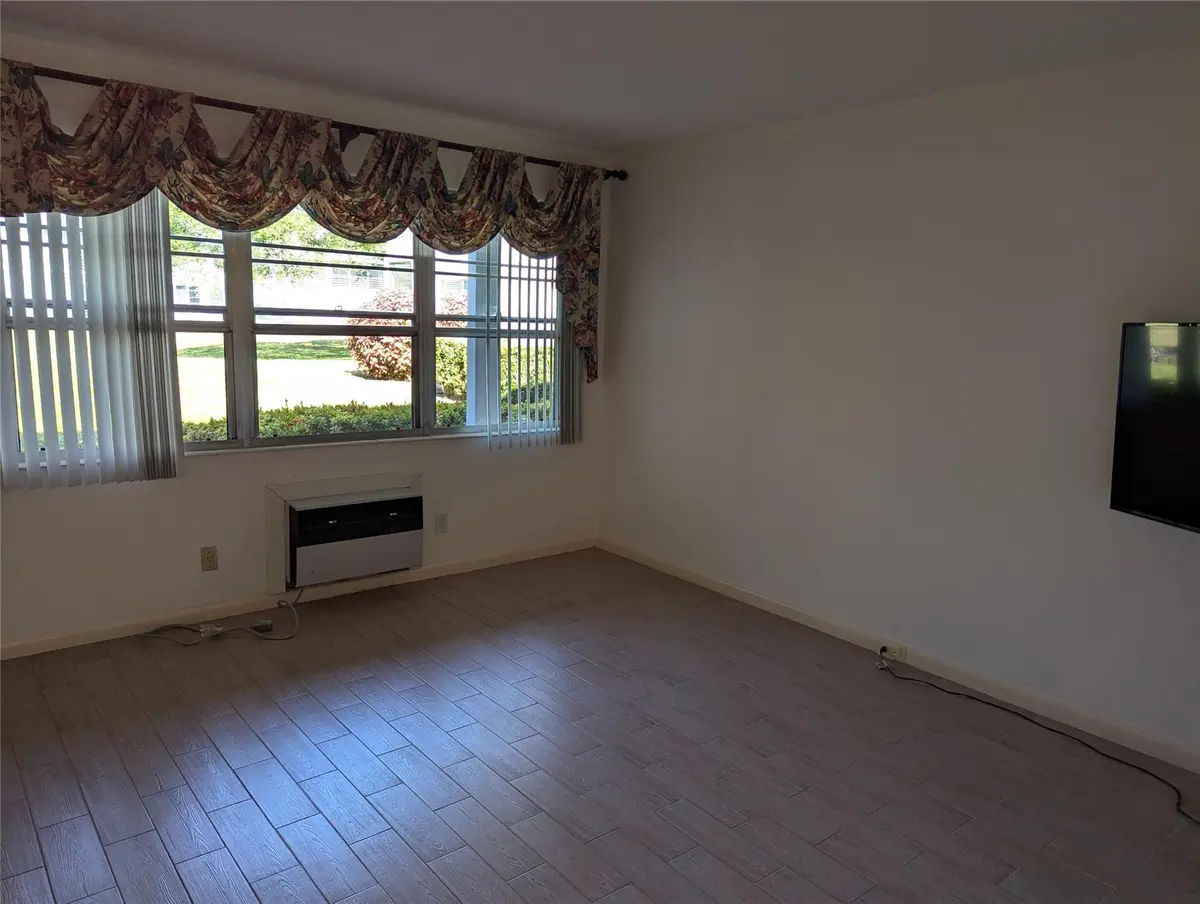 Photo 3 at 190 Oakridge M, Deerfield Beach
